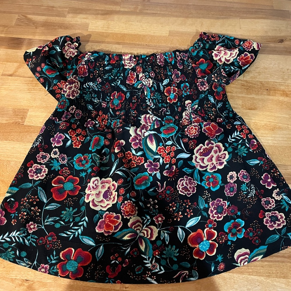Cute baby doll top size medium